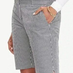2/$30 Ann Taylor Factory Seersucker Blue/White Devin Boardwalk Short Sz 10 #1675